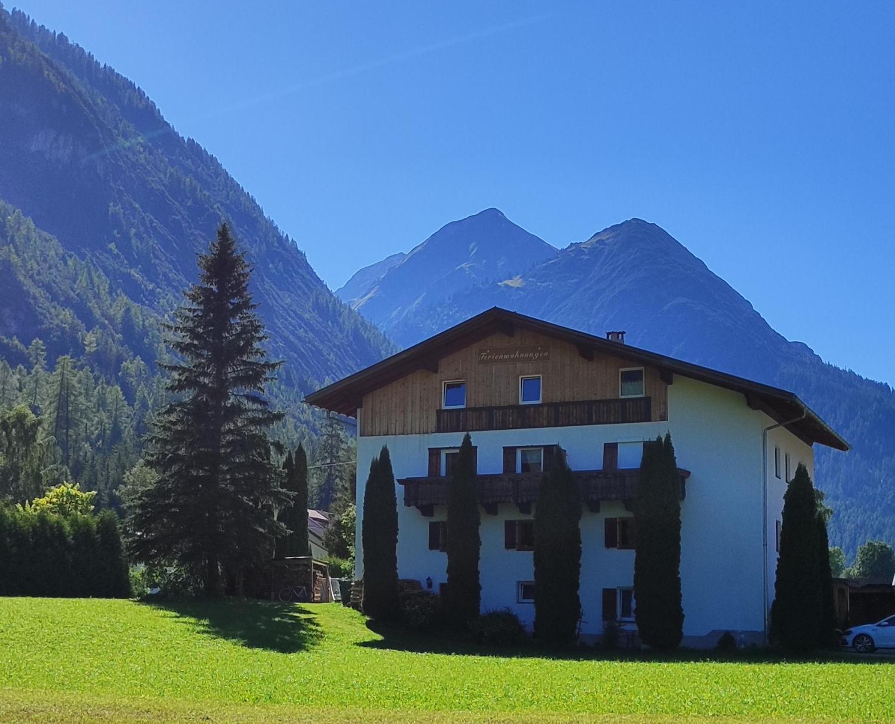 Ferienhaus Lechtaler Alpen Bach  Exterior foto